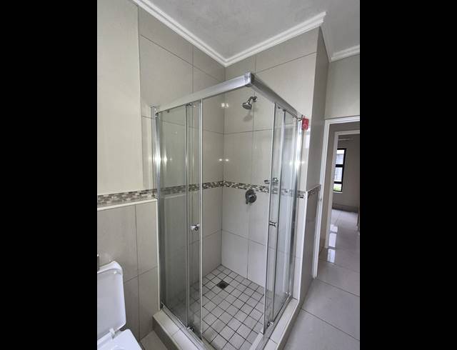 3 BEDROOM APARTMENT FOR SALE IN UMHLANGA RIDGE